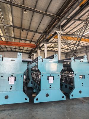 Machine voor het maken van schaduwnetten met hoge snelheid van 200 tot 450 tpm met een werkbreedte van 135